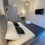 Apartment Mirage Sea Breeze Mamaia