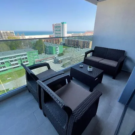 Mirage Sea Breeze Apartment
